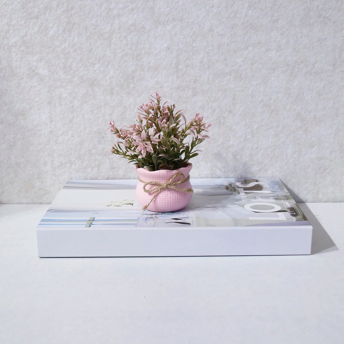 سلسلة وردية صناعية صغيرة نباتا - مراجعة Plant Desk Mini وسعره