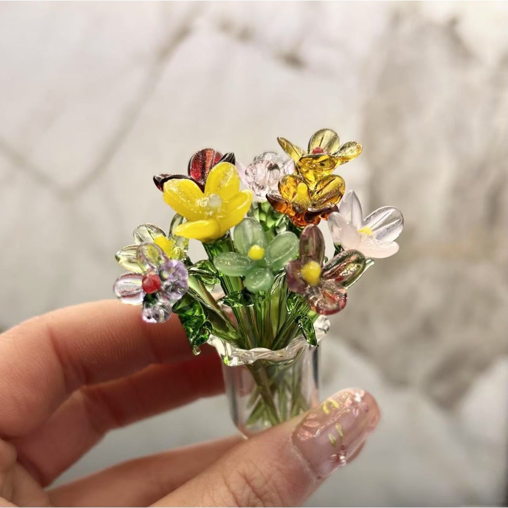 قطعة واحدة من تحفة فنية زجاجية - مراجعة Plant Desk Mini وسعره